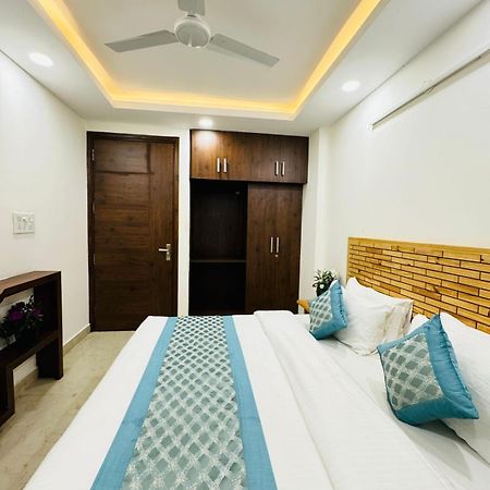 Hotel Ashram View Just 10 Minute Away Form Nizamuddin Railway Station نيودلهي المظهر الخارجي الصورة