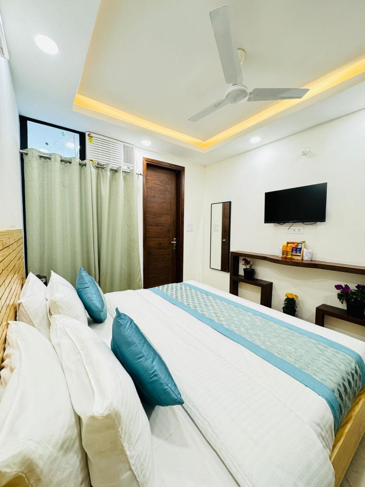 Hotel Ashram View Just 10 Minute Away Form Nizamuddin Railway Station نيودلهي المظهر الخارجي الصورة