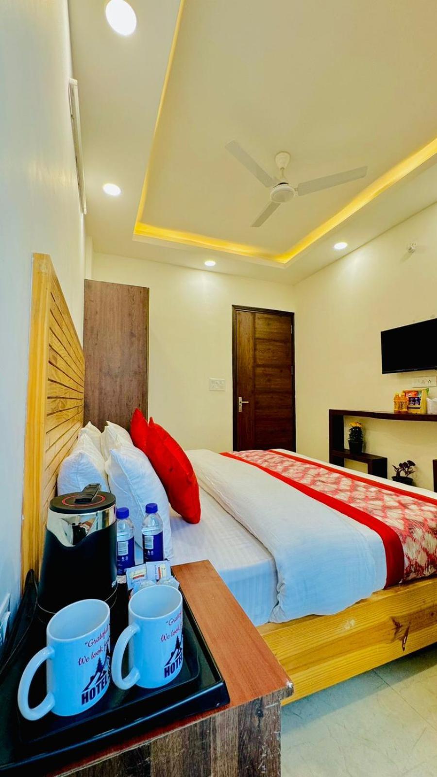 Hotel Ashram View Just 10 Minute Away Form Nizamuddin Railway Station نيودلهي المظهر الخارجي الصورة