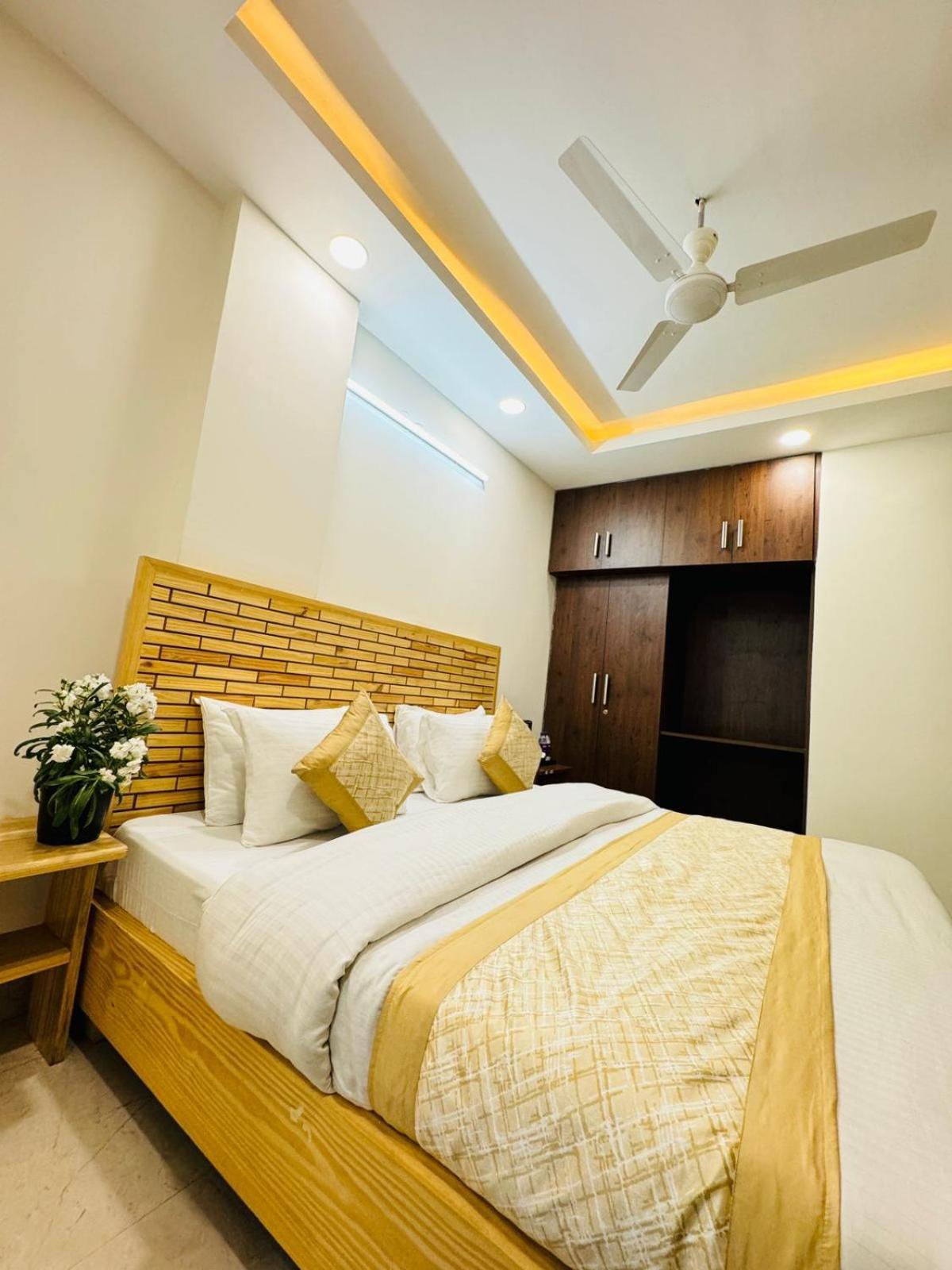 Hotel Ashram View Just 10 Minute Away Form Nizamuddin Railway Station نيودلهي المظهر الخارجي الصورة