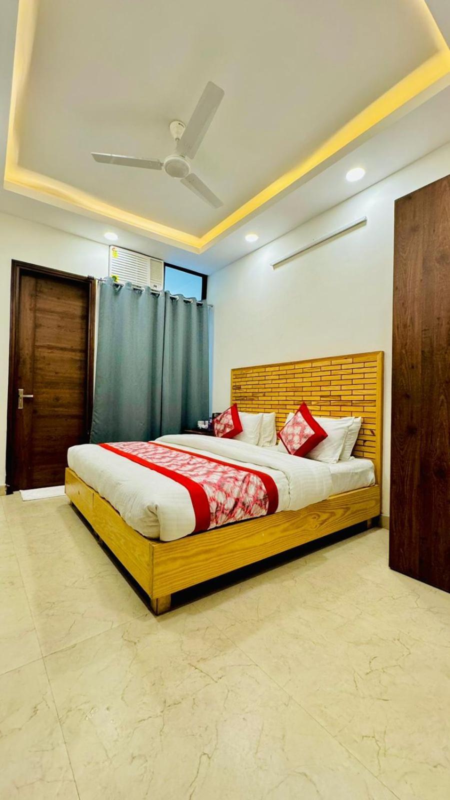 Hotel Ashram View Just 10 Minute Away Form Nizamuddin Railway Station نيودلهي المظهر الخارجي الصورة